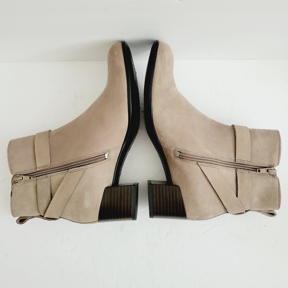 NEW ECCO Womens Dress Classic Gray Taupe Ankle Bootie Size 8-8.5 - Picture 6 of 8